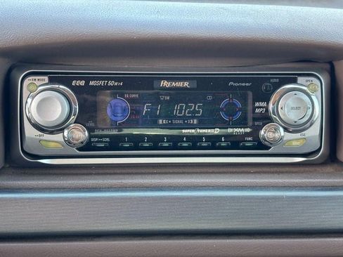 Used 1993 Ford Bronco image 16