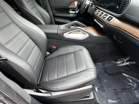 Certified 2025 Mercedes-Benz GLS 580 4MATIC image 15