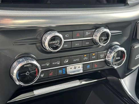 Used 2025 Ford F150 Lariat image 38