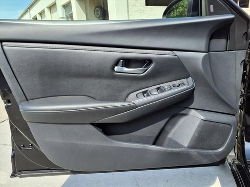 Used 2024 Nissan Sentra SV FWD image 17