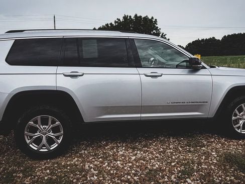 Used 2021 Jeep Grand Cherokee L Limited AWD/4WD image 12