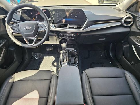 Used 2025 Chevrolet Trax ACTIV w/ Driver Confidence Package FWD image 17