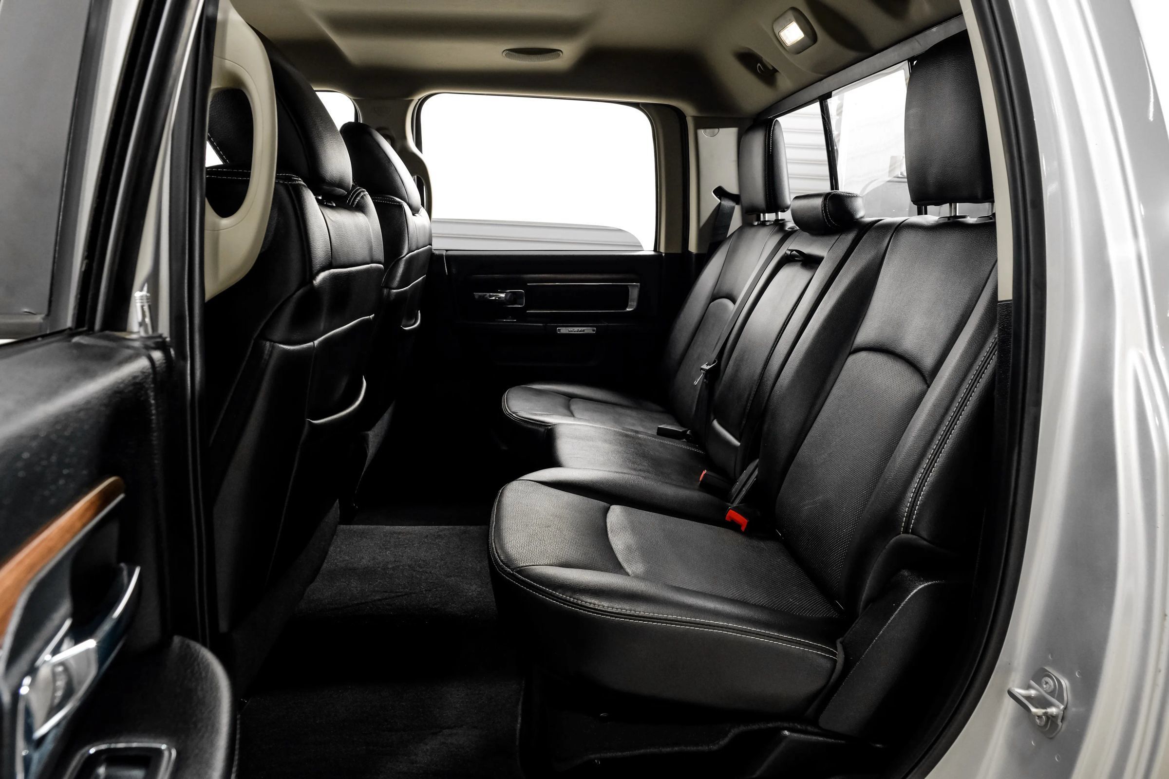 Used 2015 RAM 1500 Laramie w/ Convenience Group AWD/4WD image 21