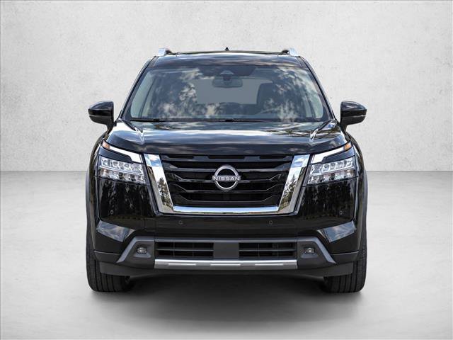 Used 2022 Nissan Pathfinder Platinum w/ Cargo Package AWD/4WD image 2