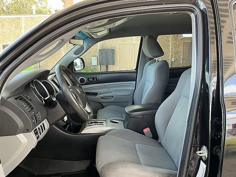 Used 2014 Toyota Tacoma PreRunner w/ TRD Sport Package RWD image 17