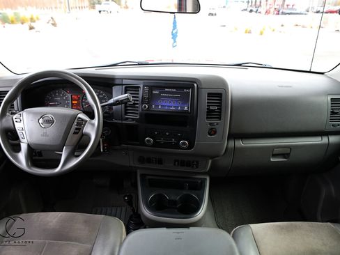 Used 2020 Nissan NV 3500 SV RWD image 29
