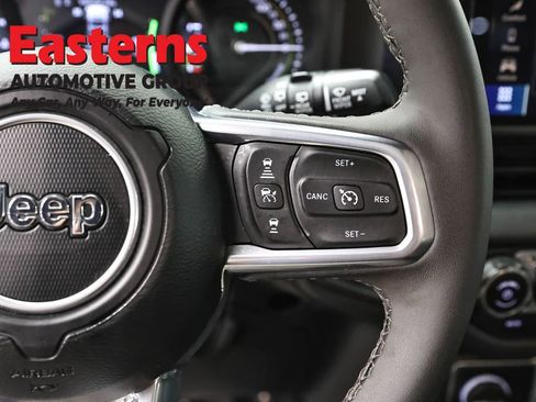 Used 2025 Jeep Wrangler Unlimited Sahara AWD/4WD image 16