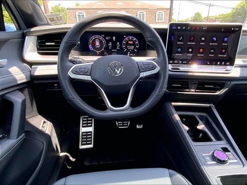 Used 2026 Volkswagen Tiguan SE R-Line AWD/4WD image 11