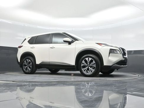 Used 2023 Nissan Rogue SV image 36