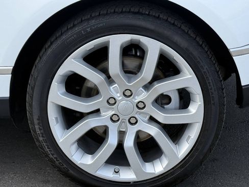 Used 2015 Land Rover Range Rover Supercharged AWD/4WD image 16