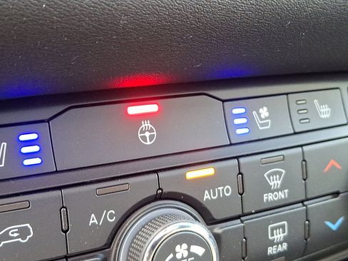 Certified 2024 Dodge Durango GT image 26