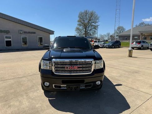 Used 2014 GMC Sierra 2500 Denali w/ Snow Plow Prep Package AWD/4WD image 2