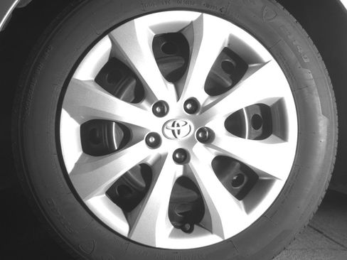 Used 2025 Toyota Corolla LE image 12