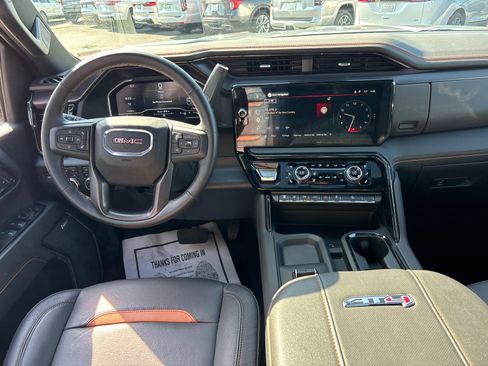 Used 2025 GMC Sierra 2500 AT4 w/ AT4 Premium Plus Package AWD/4WD image 27