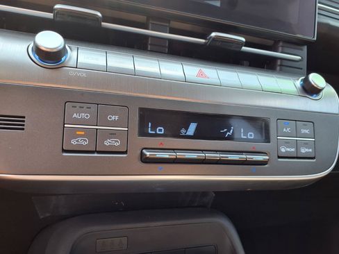 Used 2025 Hyundai Kona SEL FWD image 10