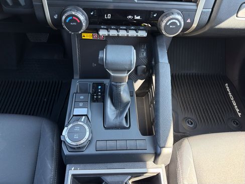 Used 2024 Toyota Tacoma SR5 AWD/4WD image 25