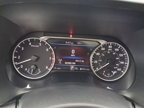 Used 2025 Nissan Sentra SV w/ SV Premium Package image 16