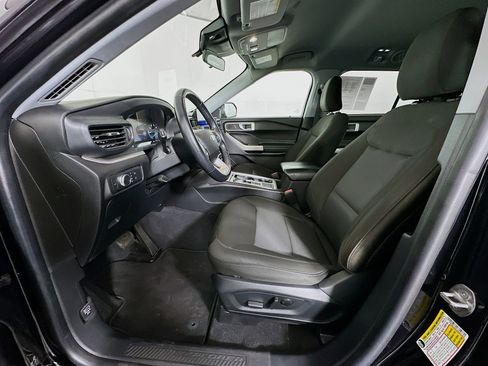 Used 2022 Ford Explorer XLT w/ Class IV Trailer Tow Package image 13