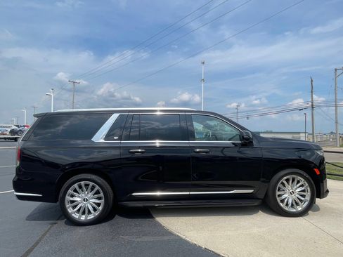 Used 2024 Cadillac Escalade ESV Premium Luxury w/ Performance Package AWD/4WD image 8