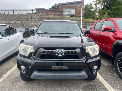 Used 2012 Toyota Tacoma 4x4 Access Cab V6 w/ TRD Sport Pkg image 3
