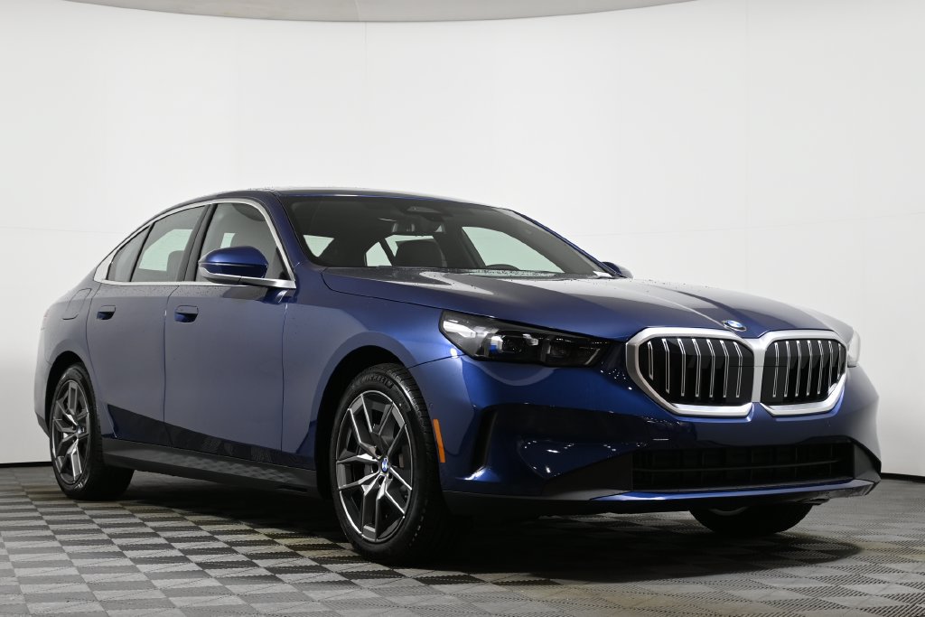 Used 2026 BMW 530i xDrive AWD/4WD image 9