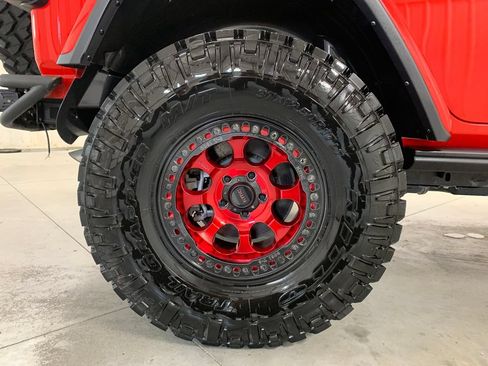Used 2024 Jeep Wrangler Unlimited Rubicon AWD/4WD image 9