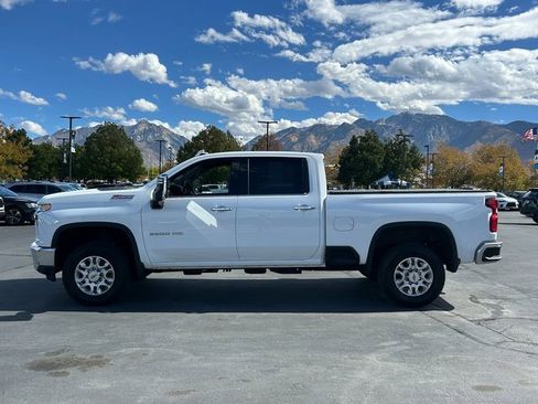 Used 2021 Chevrolet Silverado 3500 LTZ w/ Z71 Off-Road Package image 7