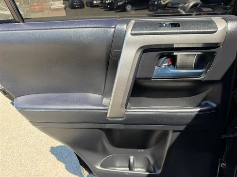 Used 2022 Toyota 4Runner Limited AWD/4WD image 23