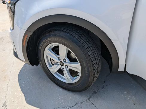 Certified 2024 Kia Sorento LX FWD image 36