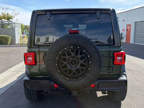 Used 2020 Jeep Wrangler Unlimited Sahara AWD/4WD image 4