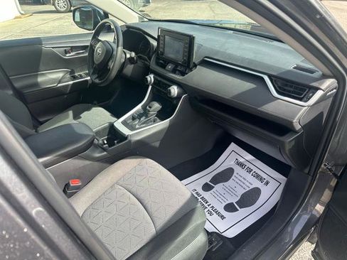 Used 2022 Toyota RAV4 XLE image 11