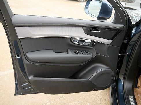 New 2026 Volvo XC90 B6 Ultra w/ Protection Package image 10