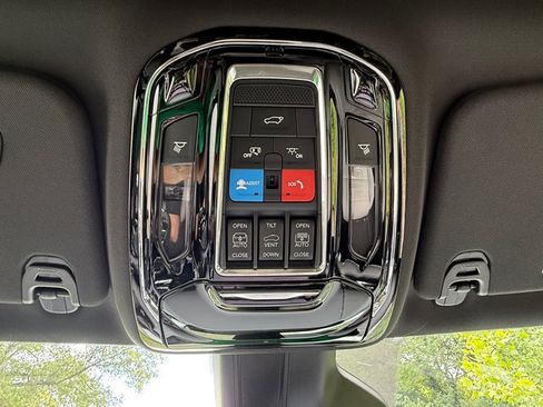 New 2026 Jeep Grand Wagoneer Summit AWD/4WD image 42