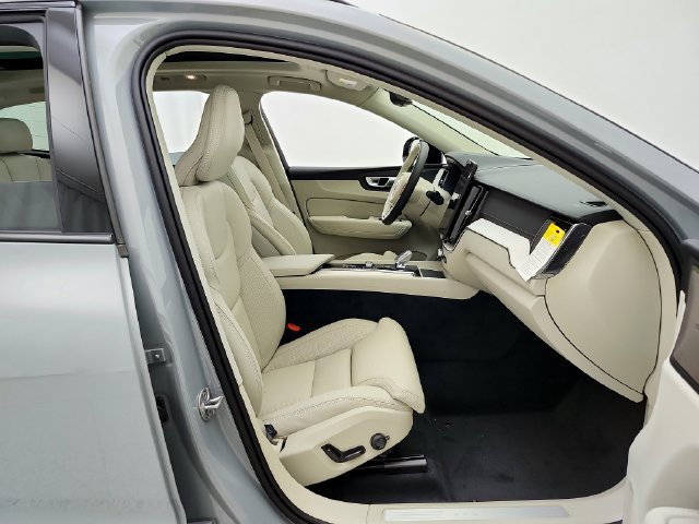 New 2026 Volvo XC60 T8 Ultra w/ Protection Package Premier AWD/4WD image 18
