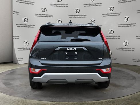 Used 2025 Kia Niro LX FWD image 4