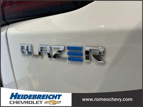 Used 2024 Chevrolet Blazer EV LT AWD/4WD image 37