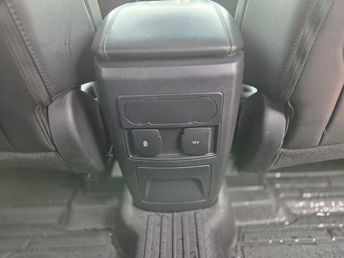 Used 2024 Ford Explorer XLT w/ Equipment Group 202A RWD image 12
