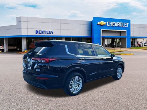 Used 2022 Mitsubishi Outlander ES image 5