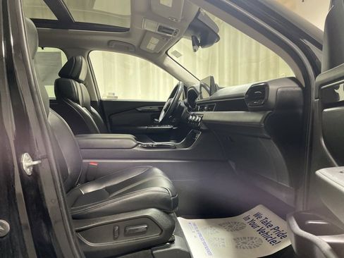 Used 2023 Honda Pilot Touring image 14