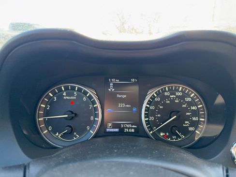 Used 2022 INFINITI Q50 Sensory image 16