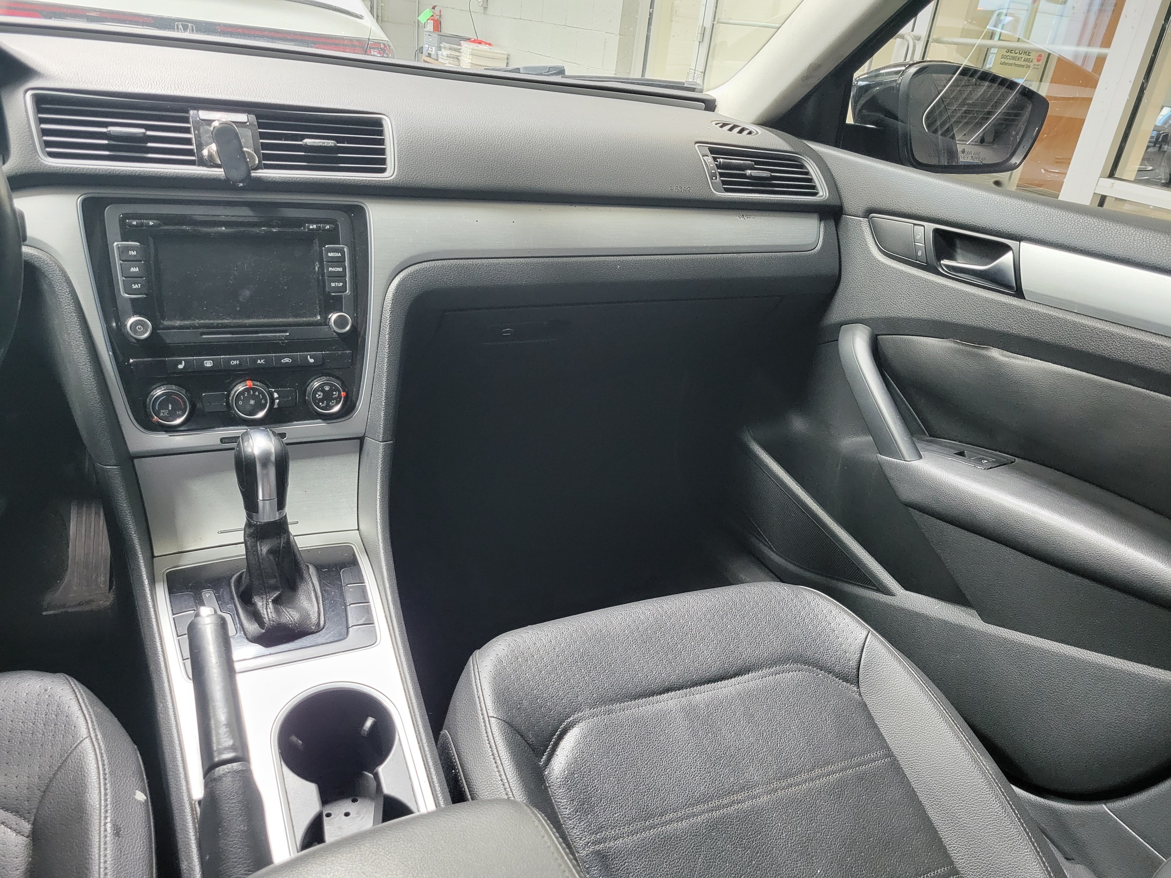 Used 2013 Volkswagen Passat 2.5 SE FWD image 14