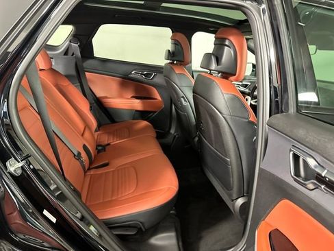 Used 2023 Kia Sportage SX image 28