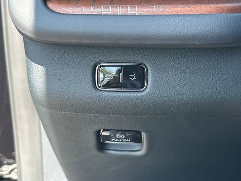 New 2026 Lincoln Navigator Black Label AWD/4WD image 25