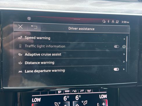 Used 2024 Audi Q8 e-tron Premium Plus w/ Premium Plus Package AWD/4WD image 32