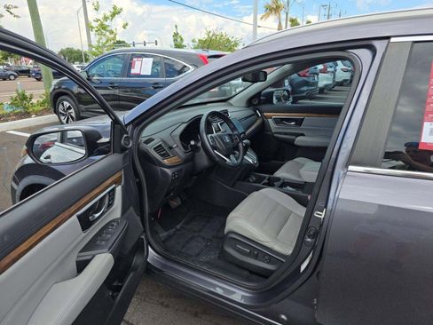 Used 2018 Honda CR-V Touring image 6