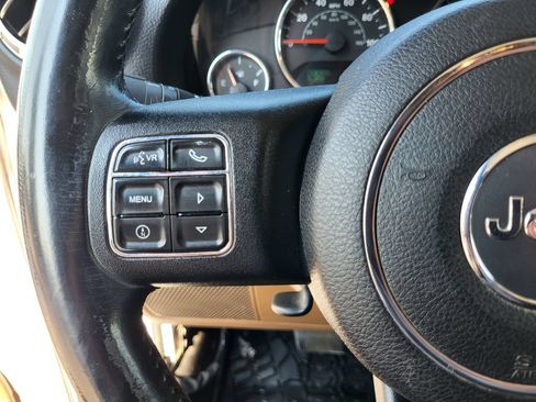 Used 2014 Jeep Wrangler Unlimited Sahara w/ Dual Top Group AWD/4WD image 32