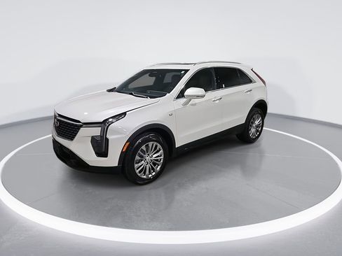 Used 2024 Cadillac XT4 Premium Luxury image 4