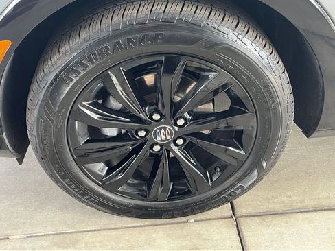 Used 2025 Buick Envista Sport Touring image 30