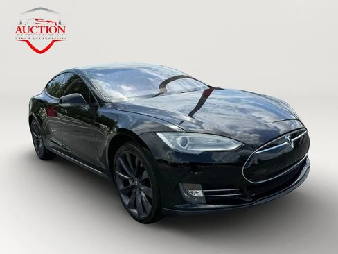 Used 2013 Tesla Model S Performance RWD image 3