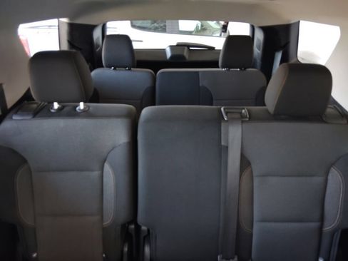 Used 2021 Chevrolet Traverse LS FWD image 16